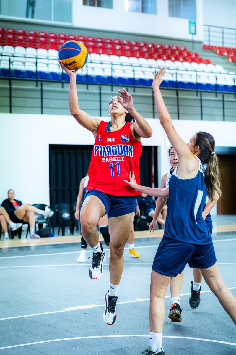 Día 1 ✅ lleno de victorias para nuestras chicas 💪🏻🇵🇾

📸 Fotos de @mgsport_py capturando los mejores momentos del debut.

¡Les esperamos a partir de las 10:00 AM para seguir apoyando a la #SeleFemPy! 🙌🏼

#3x3 #Paraguay #BasketFemenino #COPArena #VamosParaguay