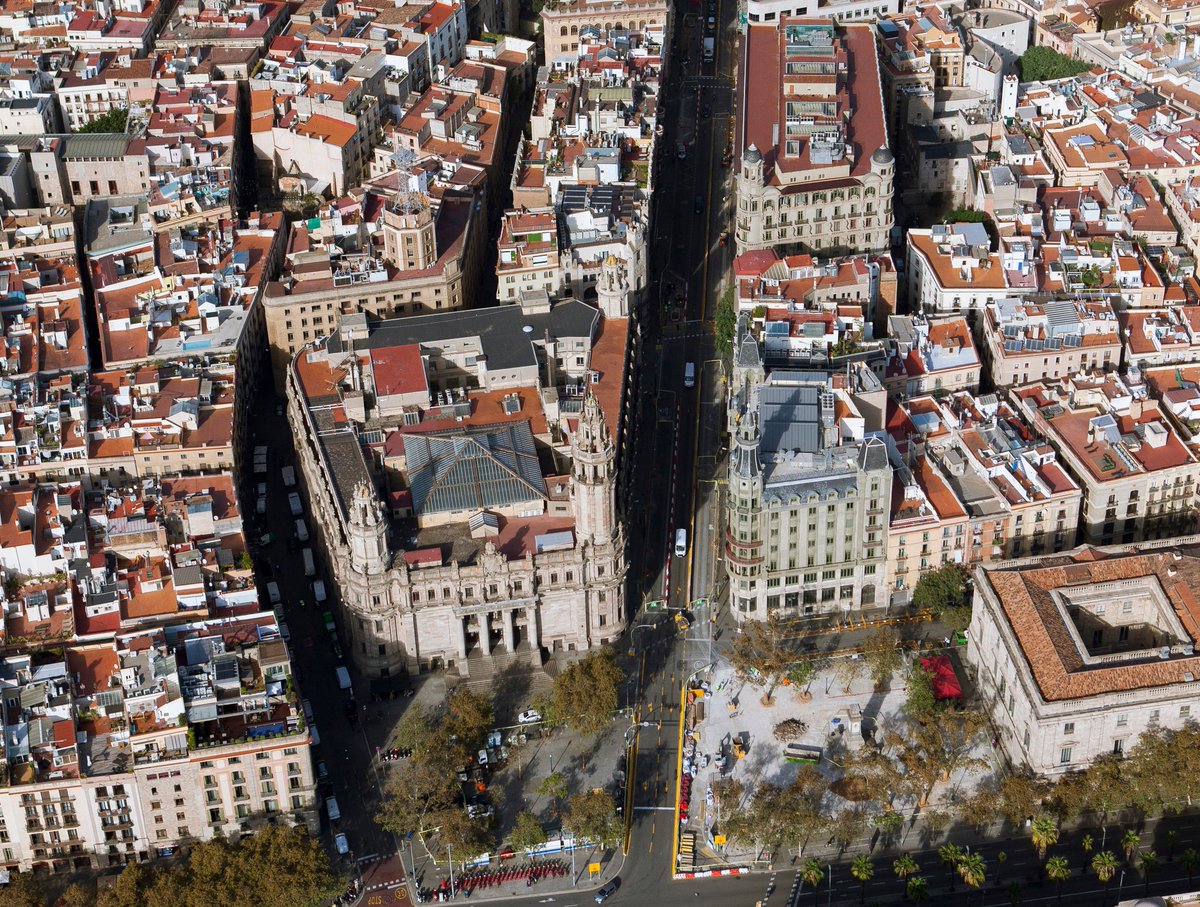 Ajuntament de Barcelona (@bcn_ajuntament) on Twitter photo Aquest diumenge, 15 de juny, es tallarà el trànsit a la via Laietana per treballs d'asfaltat, entre la plaça d'Antoni Maura i el passeig de Colom.
Més informació: ajuntament.barcelona.cat/guardiaurbana/… Aquest diumenge, 15 de juny, es tallarà el trànsit a la via Laietana per treballs d'asfaltat, entre la plaça d'Antoni Maura i el passeig de Colom.
Més informació: ajuntament.barcelona.cat/guardiaurbana/…