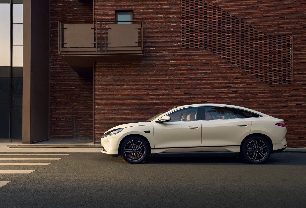 BYDGlobal's tweet photo. See beyond the obvious, drive beyond limits.

#BYD #BuildYourDreams https://t.co/44W30lYDn3