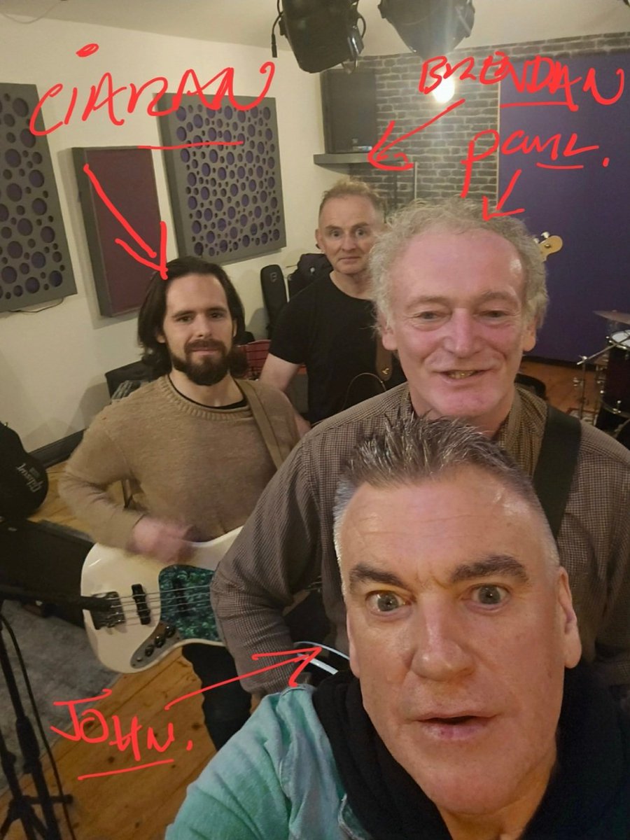 #MusicFan
#LindaRonstadtTribute 

Guitar rehearsals for Ronstadt - Ireland's Premier Linda Ronstadt Tribute. last night with an amazing bunch of players in Slane Rehearsal Studios.

-
Ciaran O Brien/Brendan Reilly/Paul Brennan.
😉👌
Keep spreading the word!

#IrishMusicCommunity