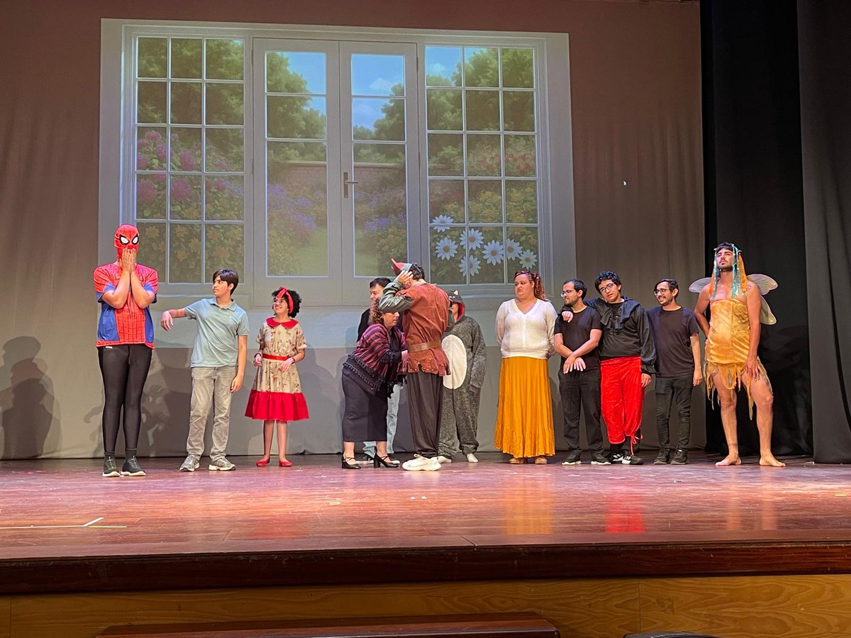 Desde Lanzarote debutaron los chicos y las chicas de nuestro Teatro inclusivo, de la mano de Elsa Déniz, con la Compañía #Actúa la obra "Peter Pan y la aventura Inesperada".  Agradecemos a @culturalanzarote y al @ayuntamientodesanbartolome por hacer posible este Proyecto.