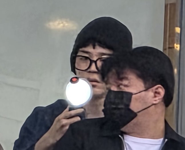 fluffkkyu's tweet image. JIMIN LOOKS LIKE A BABY CHICK HE'S SO CUTE