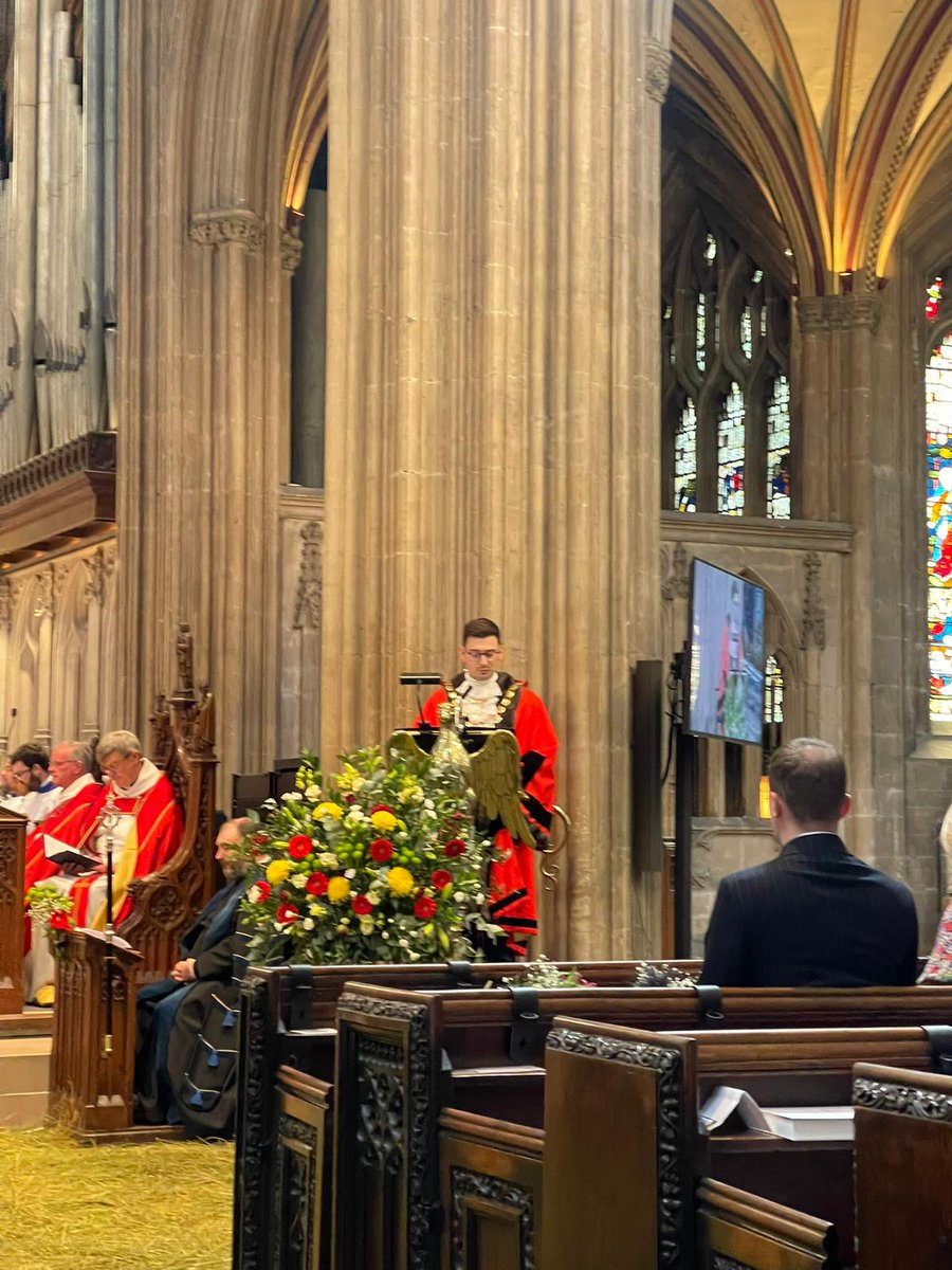 brislordmayor's tweet image. Honoured to attend the annual, and historic, Rush Sunday last weekend @stmaryredcliffe
Rush Sunday is one of the highlights of Bristol's civic calendar, upholding a 500yr tradition!
A huge thanks @ASPolice providing civic support.
More here 👇
bristol247.com/news-and-featu…