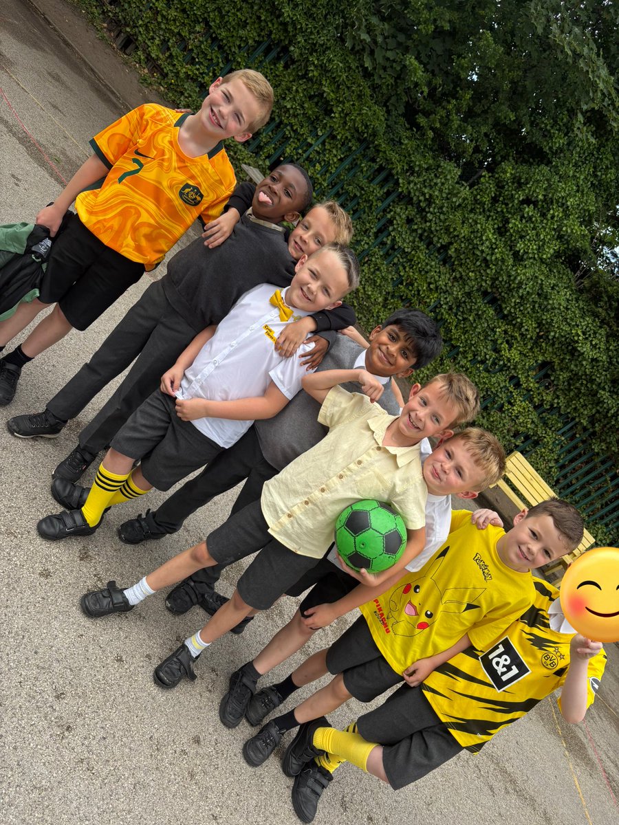 CCMPrimary's tweet image. Year 3 are wearing yellow today to support a charity close to our hearts…. The Cystic Fibrosis Trust. 💛 #cfweek #cftrust