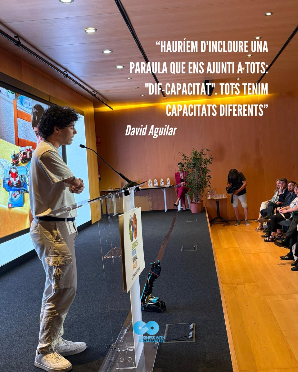 Business with Social Value (@bwsocialvalue) on Twitter photo ✨ Tanquem les conferències del #BWSV25 amb <a href="/DavidHandSolo/">David Aguilar Amphoux</a> .
Una història de superació, creativitat i inspiració que ha arribat a la NASA, l’ONU… i avui, a nosaltres! 🌍💪 ✨ Tanquem les conferències del #BWSV25 amb <a href="/DavidHandSolo/">David Aguilar Amphoux</a> .
Una història de superació, creativitat i inspiració que ha arribat a la NASA, l’ONU… i avui, a nosaltres! 🌍💪