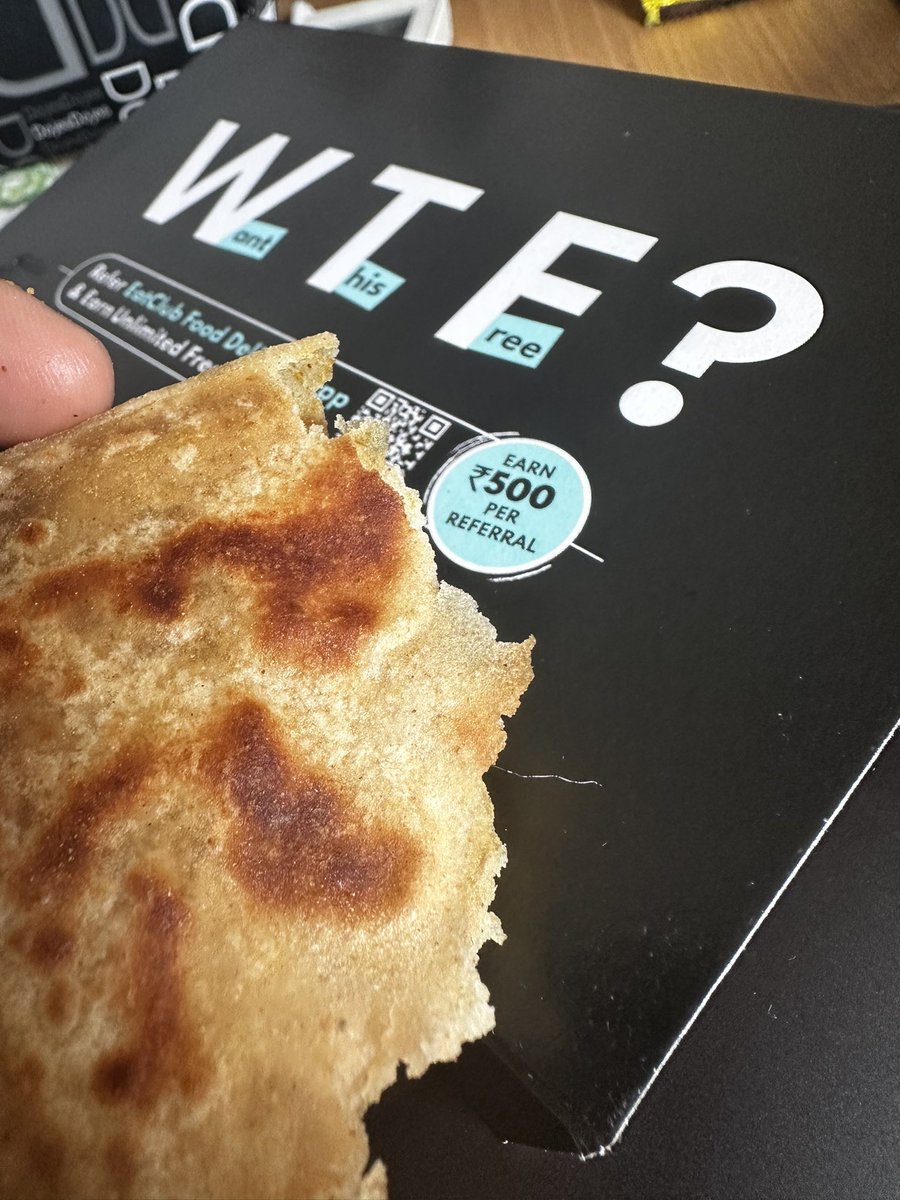 prashant21b's tweet photo. Look at food quality of EatClub, found Plastic threads inside its paratha

@fssaiindia @foodpharmer2 @eatclubsupport 

Please check your food quality asap https://t.co/OmbwuQih6x