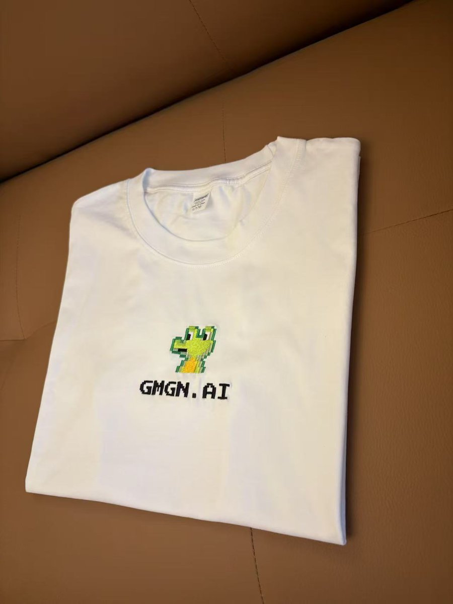 KKY8848's tweet photo. 🚨限量抽奖！
送出 10 件【 GMGN战壕 限量 T 恤】👕
🌟参与方式：
1️⃣ 关注@KKY8848和@Aping9888
2️⃣ 点赞 + 转发这条推文
3️⃣ 评论一句 你想说的话

📅 截止时间：48小时开奖
🎉 抽取 10 位幸运观众，包邮送达！

GMGN 是态度，是坚持，是我们一起扛过的夜 🌙
这一件 T，不只是穿在身上的信仰，更是你我共鸣的印记。