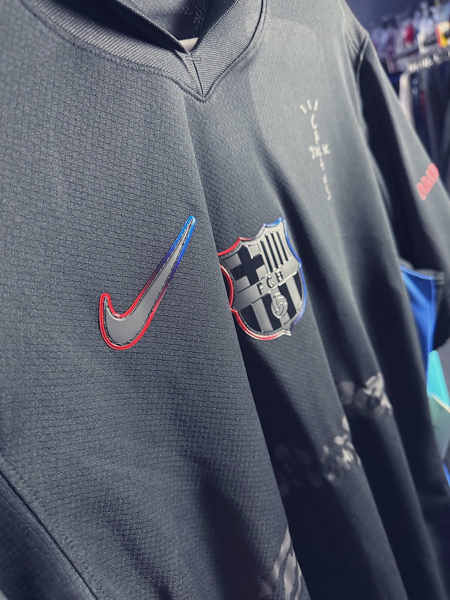 rfs_com's tweet image. Arguably one of the greatest football shirts we’ve had in stock!

Wow