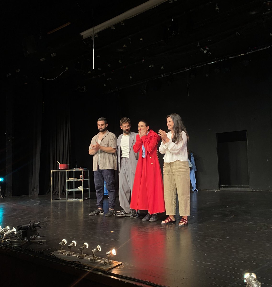 المسرح اللبناني بالف خير مع هيك اعمال من كتابة لإخراج لتمثيل. عمل بوعي الذاكرة وبحاكي الواقع لو ما منحبّو. واهم شي انو بخلّي الذاكرة مش بس ذاكرة.

جرّة غاز Speciale لكريم شبلي وسارة عبدو تمثيل المبدعين سينتيا كرم و جوريف زيتوني. 

على مسرح مونو في عروض ل٢٩ حزيران روحو احضروها