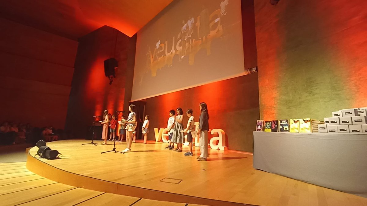 És el torn dels #grumetsvermells #FESTADELALECTURA

🏛️  Auditori L’illa, Barcelona

🗓️ 13 de juny de 2024

📺Segueix-nos en directe: youtube.com/live/FS1ZPIFPt…

📚 Una iniciativa de la Fundació <a href="/GEnciclopedia/">Enciclopèdia Catalana</a> amb el suport de <a href="/educaciocat/">Educació</a>