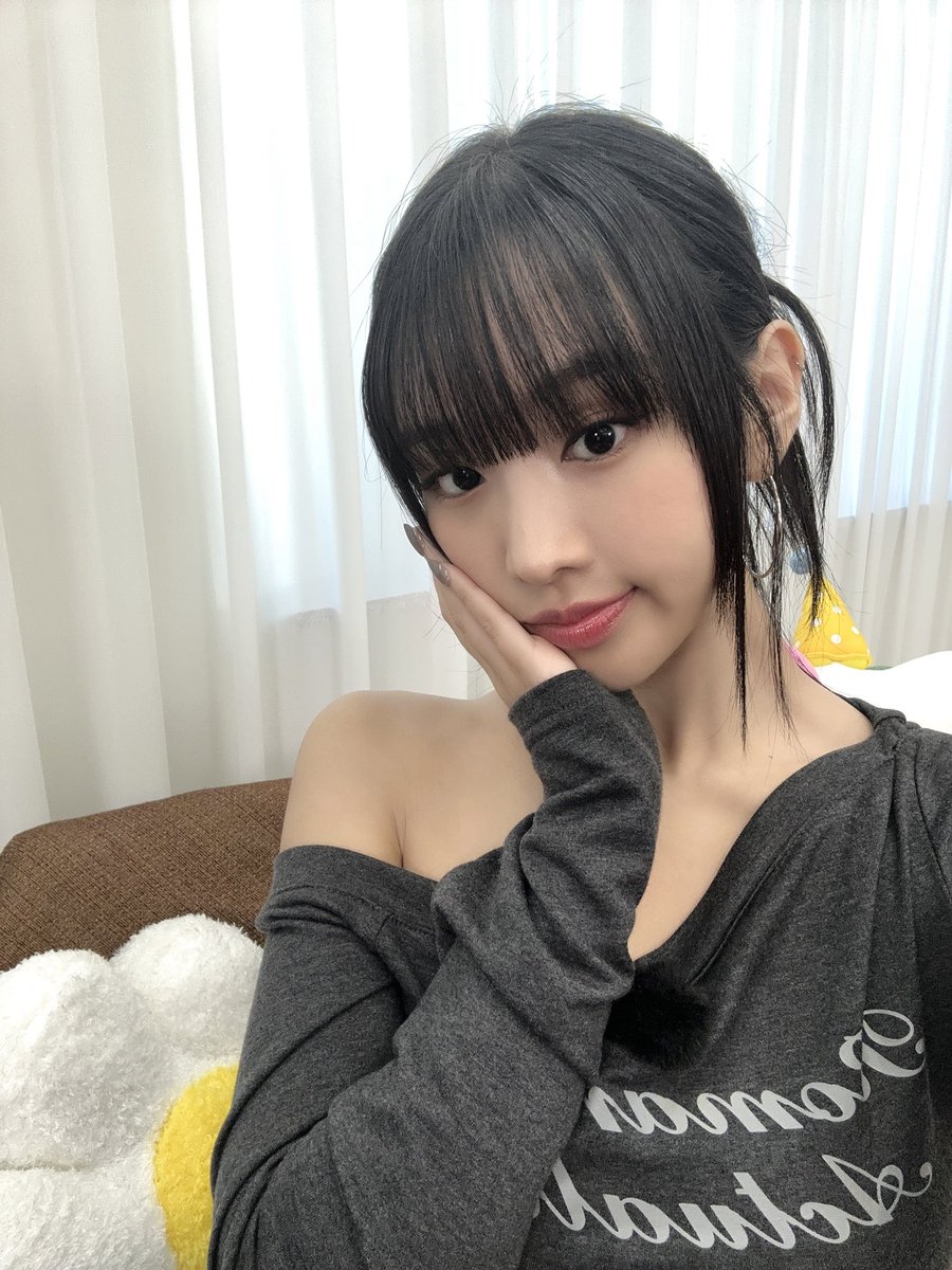 KISSOFLIFE_S2's tweet photo. [📸] 250613 #띠집
나띠의 모든 것을 알고 있는 류진님과 언니 조아 띠냥이🖤

🔗 https://t.co/edouYso67V

#KISSOFLIFE #키스오브라이프 #KIOF
#NATTY #나띠 #띠집 https://t.co/nUeDQKsgpi