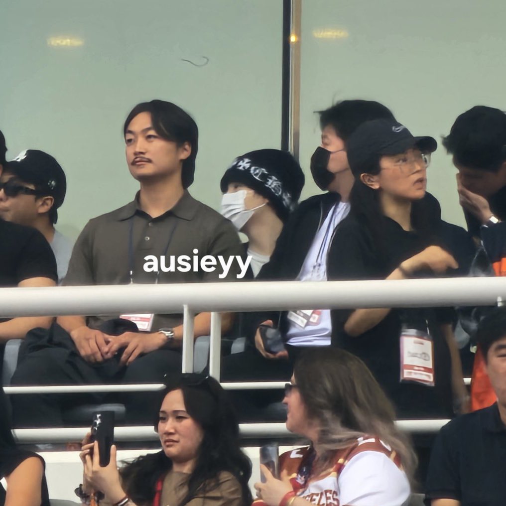 yoonxmin_'s tweet photo. OMG, that’s amazing  My Yoonmin babies are back 🥹 Seeing them together at J-Hope's concert feels like a dream come true 😭 https://t.co/t6iQ3aHMvp