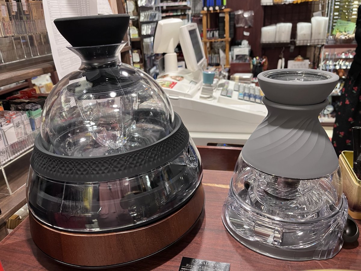 Kaloud_Japan's tweet photo. Kagaya様にて店頭販売開始しました💥

カーボンフィルター、ロータス各種（ロータス1, 1＋3, 3) などもございます。

現在は有楽町店にて販売しておりますので、気になっていた方はぜひお買い求めください！

@KYurakucho 

https://t.co/jTeJFxFBo0 https://t.co/oQJRUnuNOG