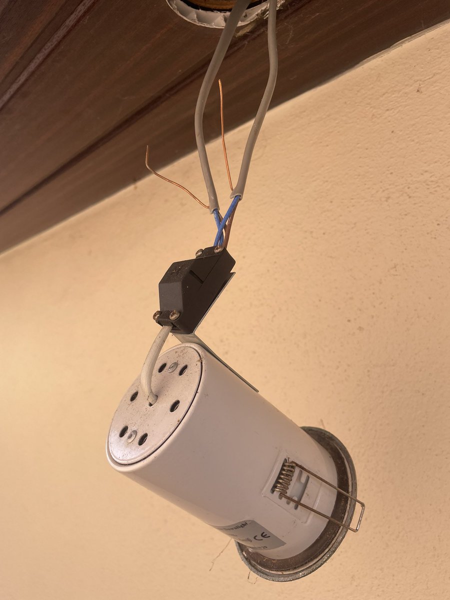 💥Happy Friday Tweeps!! Out With The Old!! Who Needs The CPC Anyway!!🧡💥

#FridayVibes 
#BeKindAlways