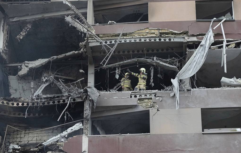 AL24Francais's tweet image. Six #scientifiques du #nucléaire auraient perdu la vie lors des #attaques_sionistes contre l'#Iran          

➡️al24news.dz/fr/six-scienti…