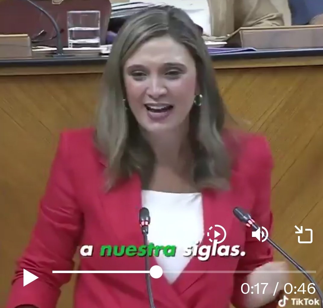 acuervomont's tweet image. Locas fanáticas... El gesto moviendo la mano cual felación la delata...
#impresentables
#QueDimitanTodos