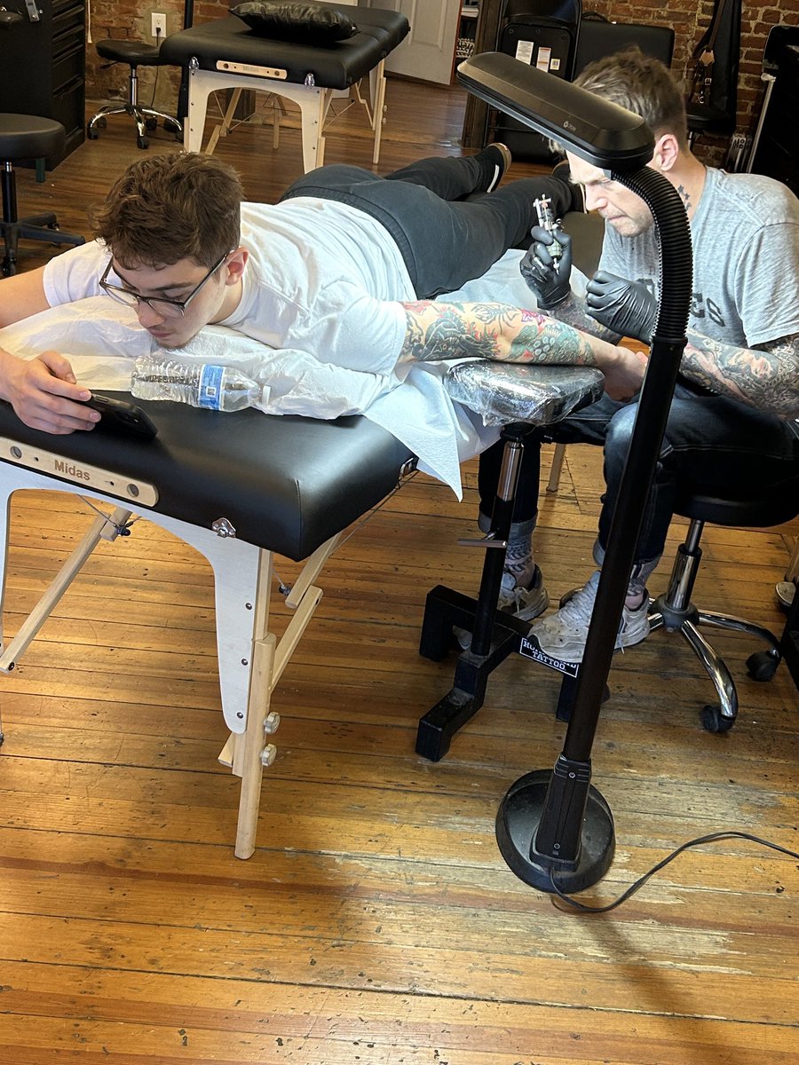 RandalHendrick9's tweet image. I only let him use screens when he’s getting tattooed. #liberaleducation #greatbooks #savethehumanities