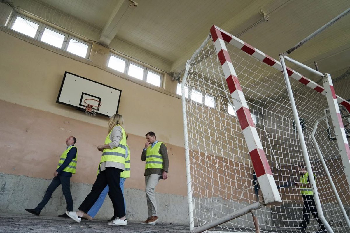 Rząd przeznaczył dodatkowe 39 mln zł na odbudowę szkół i przedszkoli na terenach powodziowych. 

Termin składania wniosków upływa 15 lipca. 

Szczegóły 👉 tiny.pl/sgr-pwrj