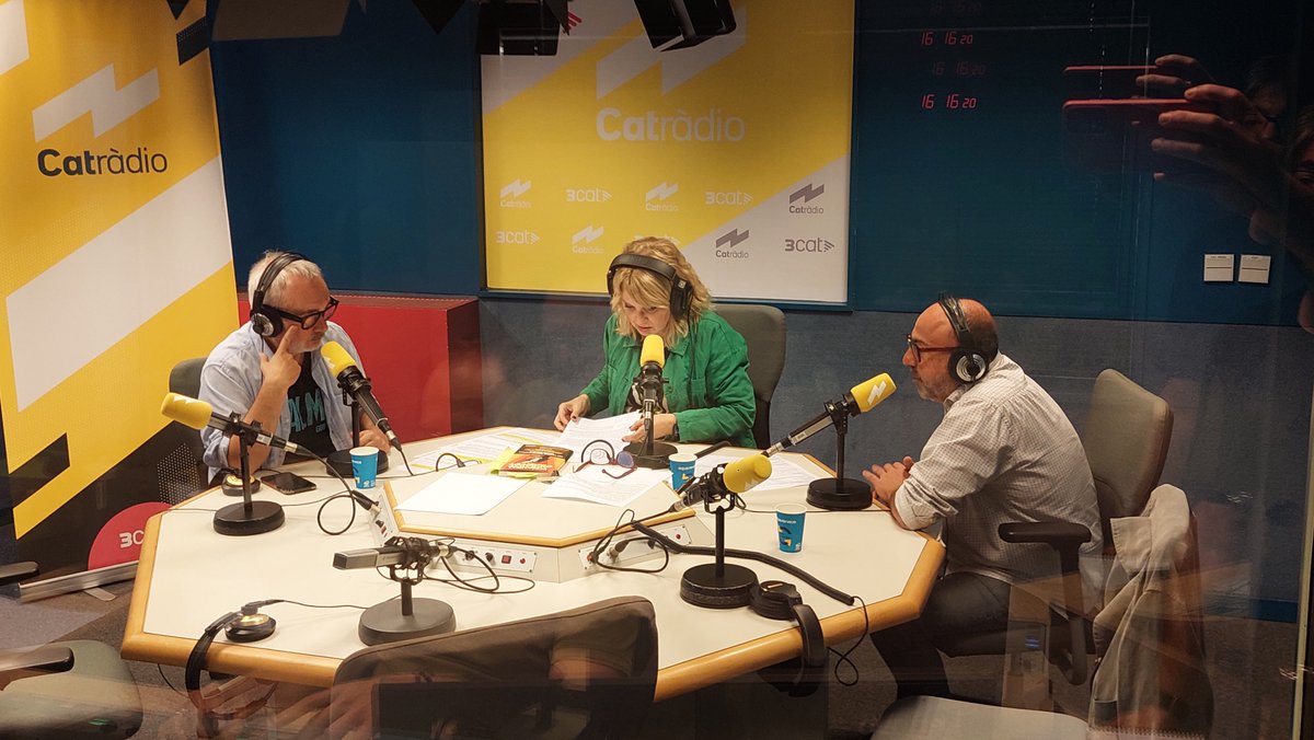 Sílvia Cóppulo (@silviacoppulo) on Twitter photo Que bé que ens ho passarem conversant amb Fel Faixedas i Carles Xuriguera: diumenge 15 juny 21:05h #DivanCóppuloCatradio <a href="/CatalunyaRadio/">Catalunya Ràdio</a>
Contents i en equip: amb <a href="/blaimarse/">Blai Marsé</a> <a href="/santisomusic/">SANTISO</a> i Albert Castellví.
Bravoooooooooooooooooo! Que bé que ens ho passarem conversant amb Fel Faixedas i Carles Xuriguera: diumenge 15 juny 21:05h #DivanCóppuloCatradio <a href="/CatalunyaRadio/">Catalunya Ràdio</a>
Contents i en equip: amb <a href="/blaimarse/">Blai Marsé</a> <a href="/santisomusic/">SANTISO</a> i Albert Castellví.
Bravoooooooooooooooooo!