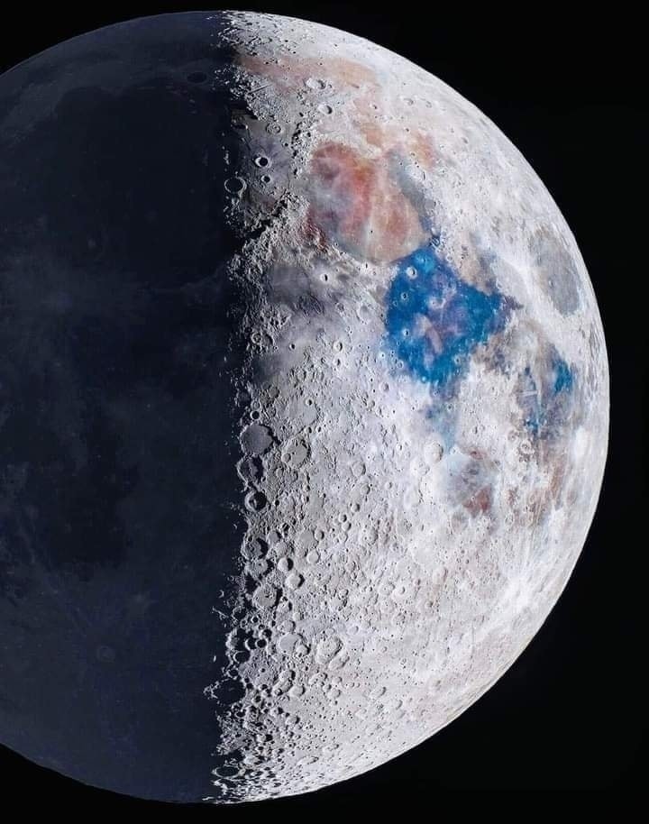 Amazing the clearest picture of the moon🔭❤️