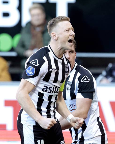 Rovers Latest (@latestrovers) on Twitter photo Belgian midfielder Brian De Keersmaecker (25, Heracles) has concrete interest from Championship clubs Oxford United and Blackburn Rovers.
- <a href="/david_vdb/">David Van den Broeck</a> Belgian midfielder Brian De Keersmaecker (25, Heracles) has concrete interest from Championship clubs Oxford United and Blackburn Rovers.
- <a href="/david_vdb/">David Van den Broeck</a>
