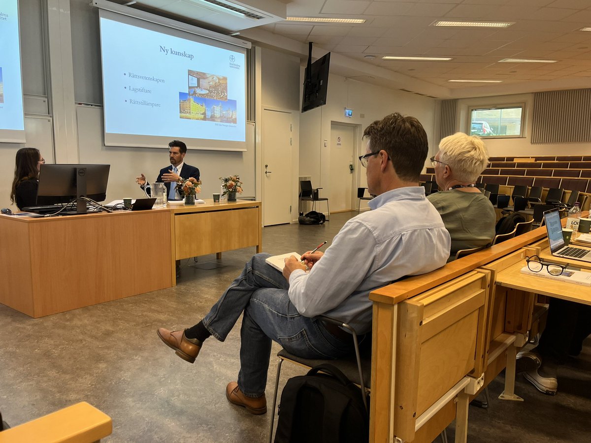 AndreaMorfSE's tweet image. På gång: @havsmiljo institutets Kristjan Laas försvarar sin doktorsavhandling: Ekologisk kompensation - om juridik under ytan och relationen mellan rättsvetenskap och ekologi! Mycket tvärvetenskaplig samverkan @Sea_and_Society