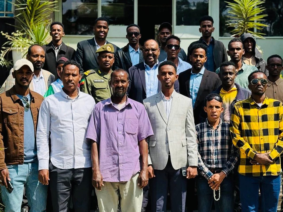 Plpoliceforce's tweet image. Addis Ababa 🇪🇹 | President of Puntland @HESaidADeni visits injured heroes from anti-terror ops. Treatment ongoing—critical cases sent to India. Operation Hillaac near success; Onkod in Calmadow next. #Puntland #Somalia #AddisAbaba #Security