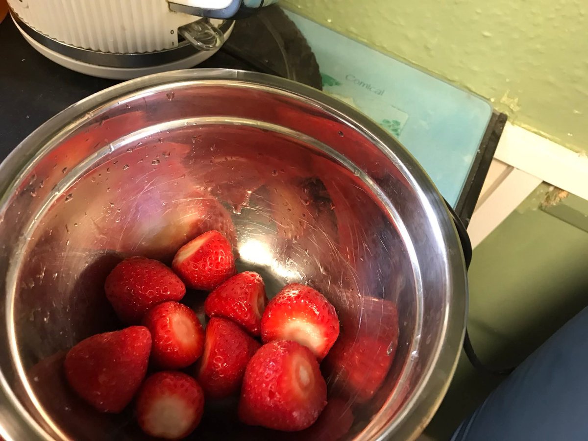 Rainbow_Stars1's tweet photo. Of course there was a fab lunch but with so many extra visitors for today, quick thinking was needed by our fab volunteers and members as they like to be an important part of the decision!!
We couldn't use our home grown food today but we went healthy, nutritious.
#lpft
#meals https://t.co/aDCCn98bqs