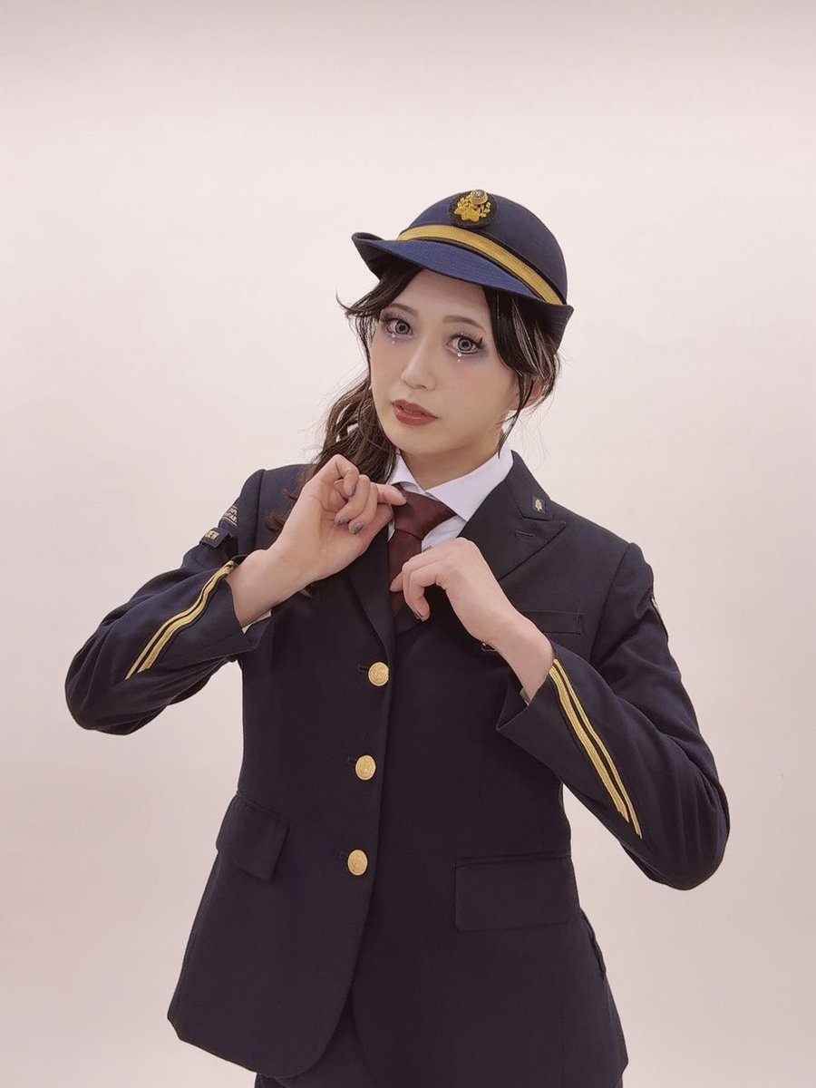 中野たむの全てを奪ってやったぞ🤪
まぁ、実はまだまだあるんだけどな。笑

ちなみに新幹線は超愛用してるぞ😛🚄🖤
#STARDOM