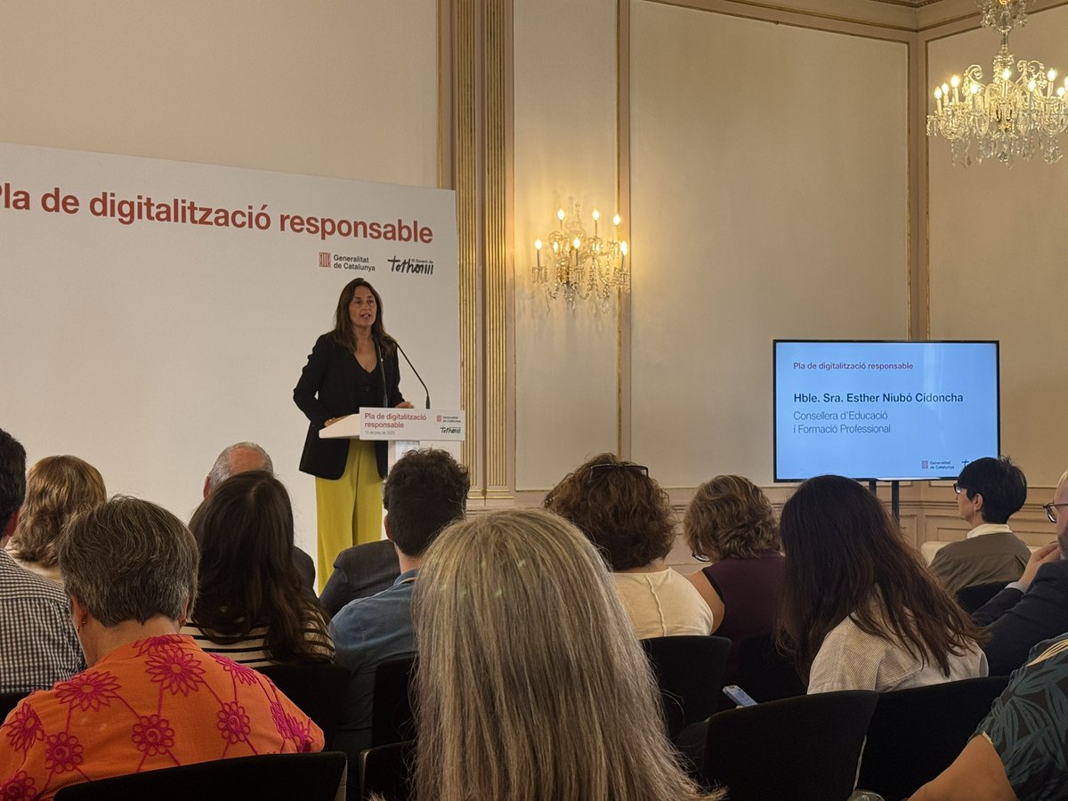 Cal destacar el Pla de digitalització responsable com a una bona manera de millorar l’educació
✅Avaluació pública
✅Comissió d’experts i persones implicades
✅Decisions polítiques valentes
Agrair especialment a <a href="/MariusMartinez6/">Marius Martinez</a> la capacitat de lideratge i síntesi de la comissió