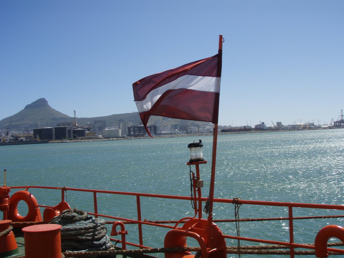 Latvijas Jūras administrācijas Kuģu reģistrā 13.jūnijā reģistrēts 1996.gadā Nīderlandē būvēts sauskravas kuģis “Rix Terra”.
 Reģistrētā kuģa bruto tilpība ir 2744, kuģa garums 84,99 metri, platums – 13,17 metri.
Kuģa iepriekšējās reģistrācijas valsts ir Norvēģija.