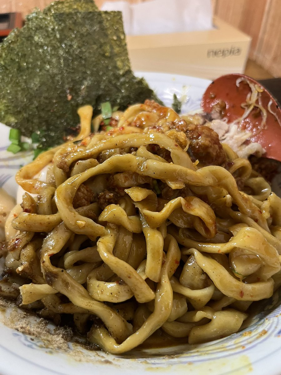 村岡屋本店

『台湾カレーまぜそば』

台湾にカレー🤩

いや〜！完全優勝です🏆