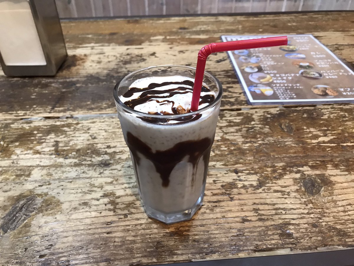 mad_mutter's tweet photo. SHOWTIME後の私、一年半ぶりの野比へw

久々にゆーちゃんに逢えた😊

カフェスペースでバナナチョコシェイク頂き一休み😁

近いうちにまた行くぜ👍　
次は🚴チャリでw

#YRP野比
#RICECAFE
#チョコス https://t.co/enYXkRRBjM