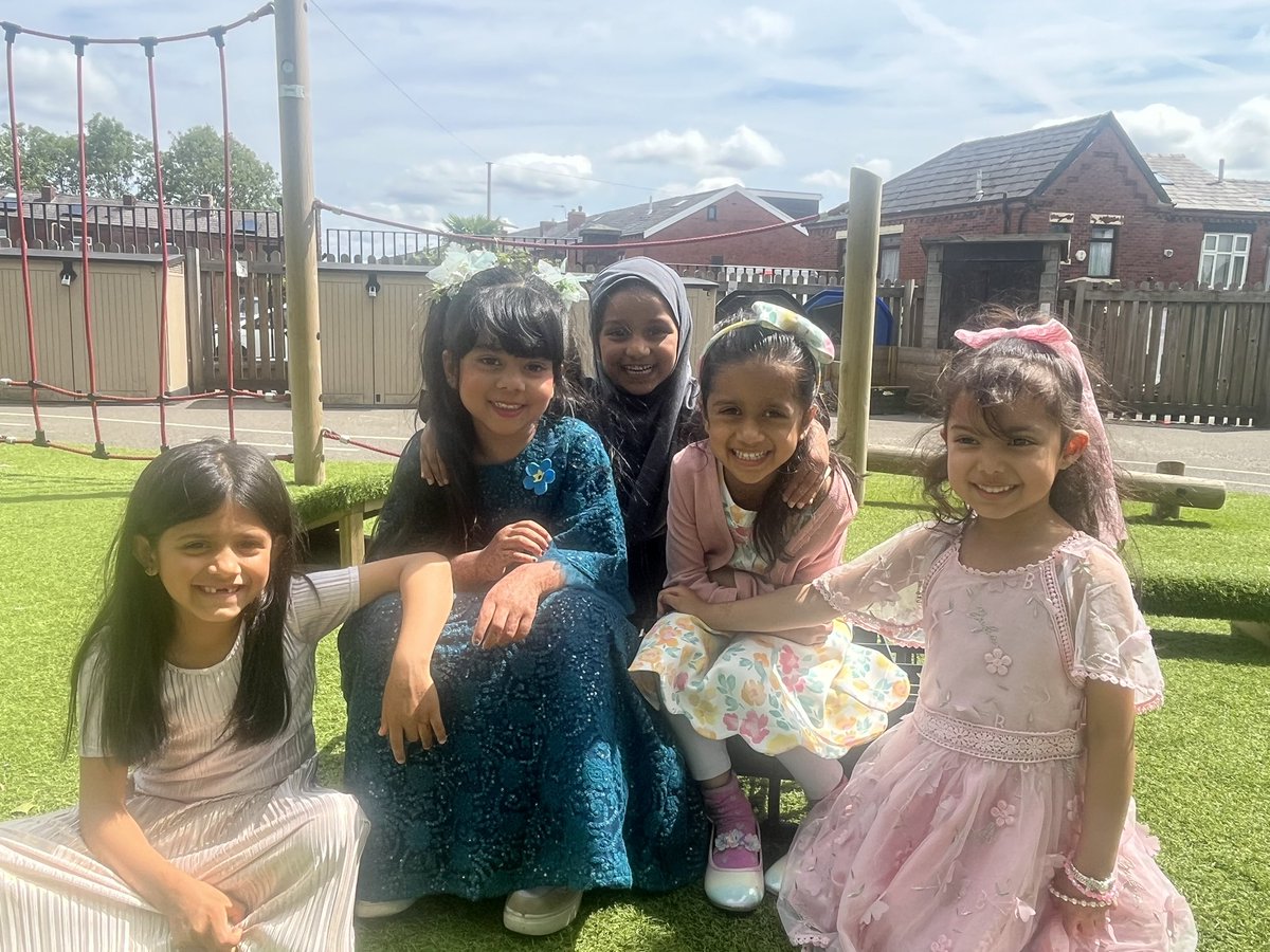 Miss_M_Patel's tweet photo. Beautiful to see children proudly representing their culture by coming to school in their Eid clothes today! A celebration of identity, joy, and togetherness. #Eid #CulturalPride #InclusionInSchools @OliveTreeBolton @MrsZPatel https://t.co/DLCIHNjFMb