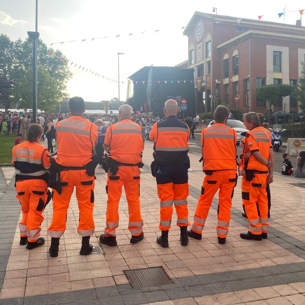 👉Desde Protección Civil seguimos velando por la seguridad de todos. Recuerda disfrutar con precaución, cuida tu entorno y sigue las indicaciones de los cuerpos de seguridad.

☎️Si necesitas ayuda o ves alguna emergencia, llama al 112.

¡Que siga la fiesta con responsabilidad! 🎉