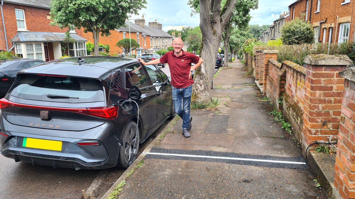 Great news for Suffolk residents! 

The council has launched a 12-month trial of the Charge Gully on-street EV charging solution.

lnkd.in/eAHVX76W