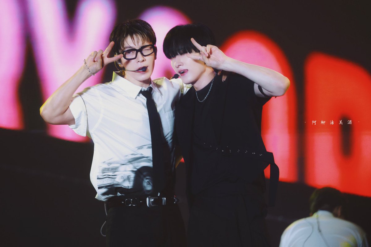 25.06.13 Busan BOF
Wink Wink Yeah Yeah💖

#은혁 #EUNHYUK #이혁재 #ウニョク #李赫宰
#동해 #DONGHAE #ドンへ  #李东海  
#SuperjuniorDnE #슈퍼주니어DnE
#Superjunior
