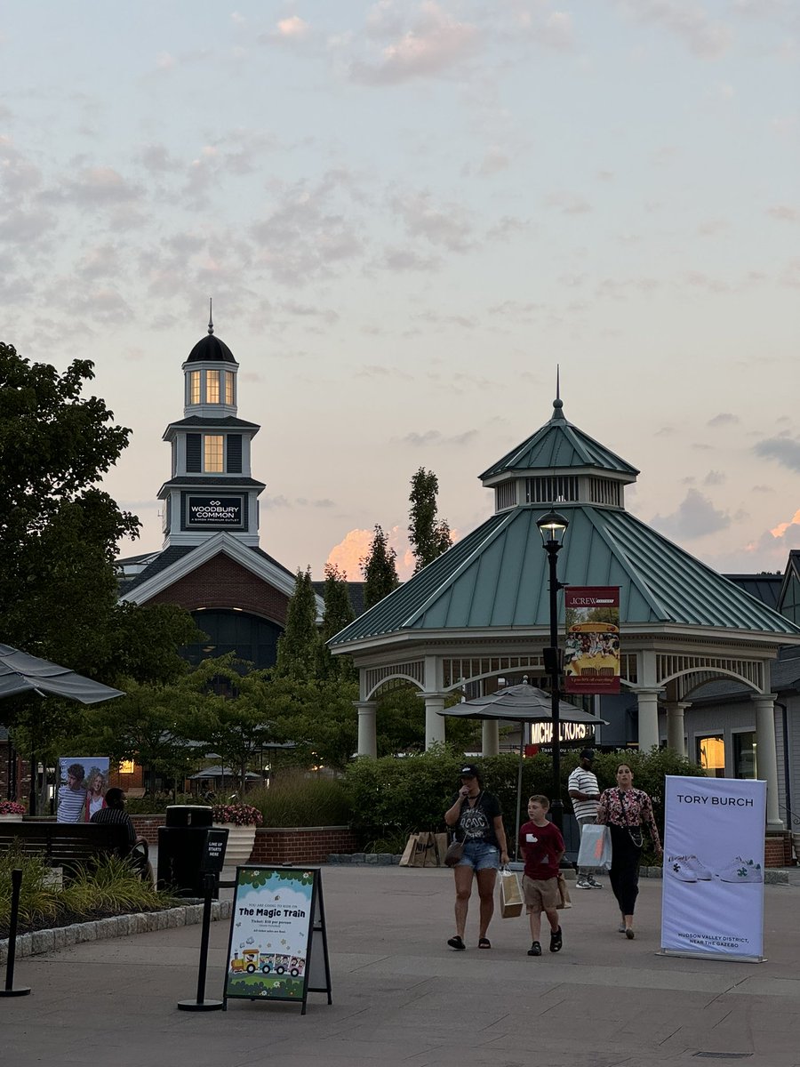 Nuevo post!
Conviene ir al Woodbury Common Premium Outlets de NY?
Acá te cuento todo lo que tenés que saber de este outlet
👉🏼 bit.ly/NYAGAINWOODBURY