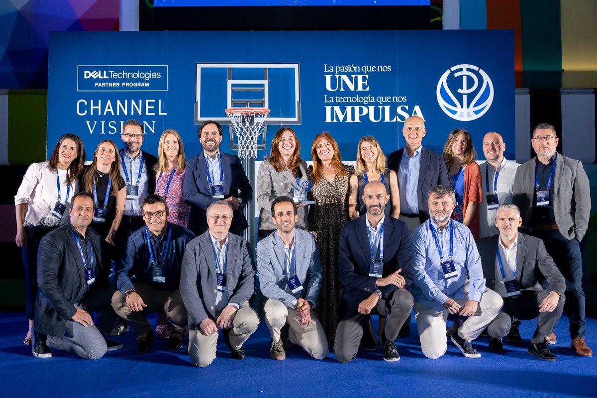 ricohspain's tweet image. Recibimos en #ChannelVision el premio a 🥇Partner del Año en Datacenter🥇 de @DellTechSpain. Durante el encuentro anual con sus principales socios, @ricohspain ha sido reconocida por los innumerables proyectos que desarrollamos en el último año conjuntamente en esta área.