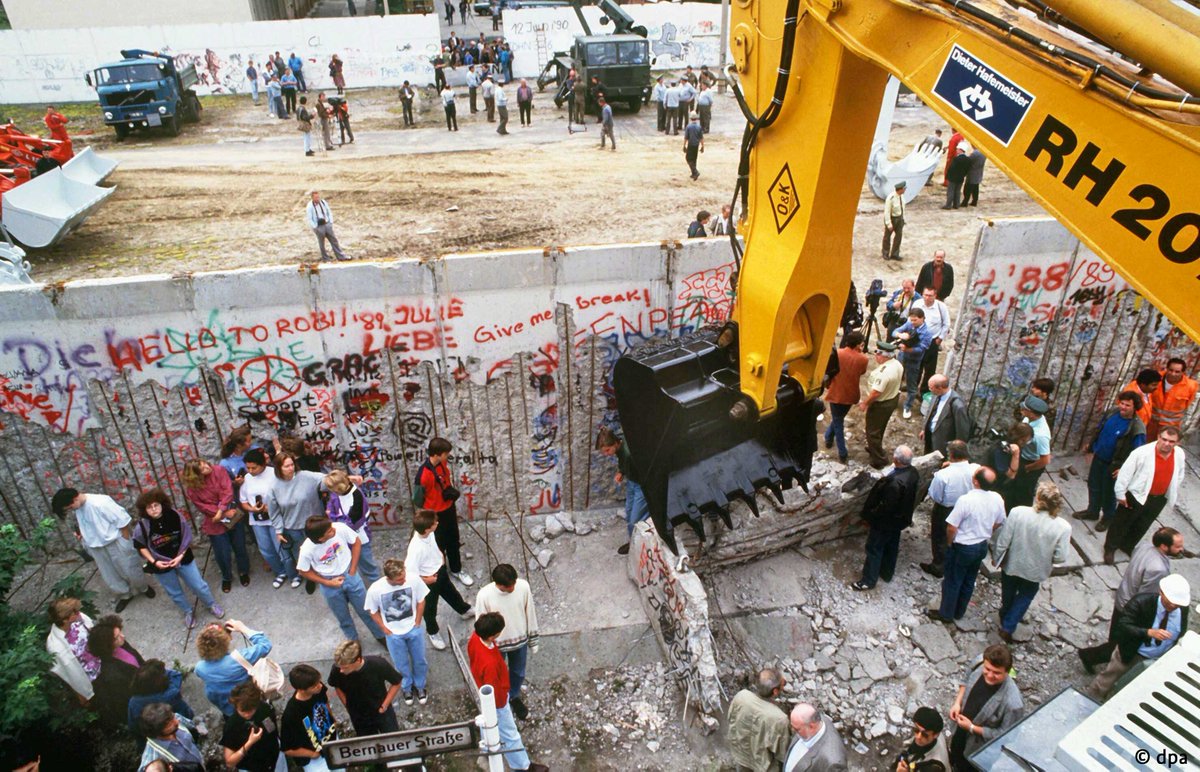 35 years ago today, the official demolition of the Berlin wall began in several places, such as Bernauer Straße.

Later that month, the dismantling of all border security facilities in the inner city was agreed, except for some that were to be preserved as historic monuments.