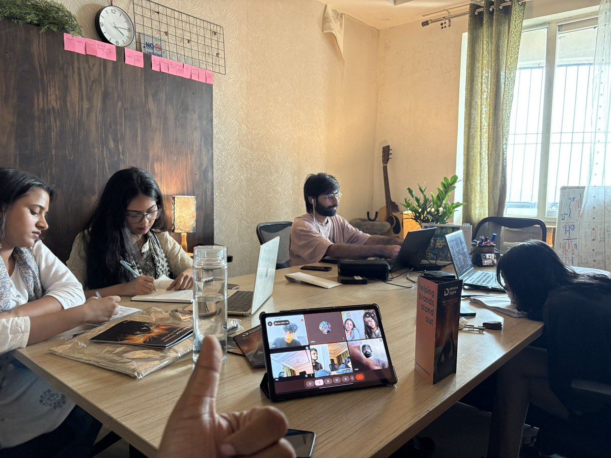 Online-offline in one room?
Is this the new GENZ def of HYBRID?
#hybridworkspace