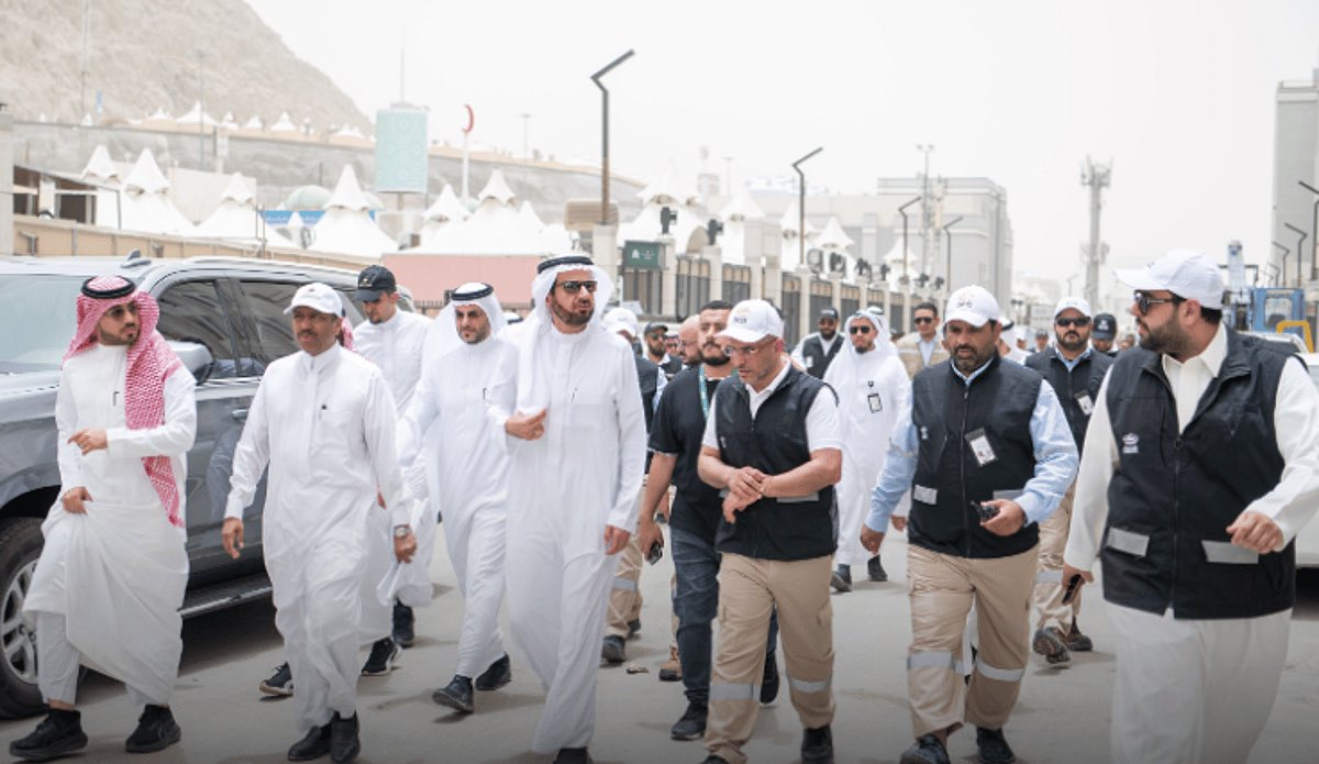جمبا كايزن والقيادة الحاضرة: دروس من متابعة الأمير محمد بن سلمان المباشرة للحجيج.

تمهيد: كايزن... فلسفة التحسين المستمر
في عالم الإدارة الحديثة، تبرز فلسفة "#جمبا_كايزن" (Gemba Kaizen) اليابانية كمنهج ثوري لتحقيق الجودة والكفاءة. "جمبا" تعني "مكان العمل الحقيقي"وأنا شخصيّاً