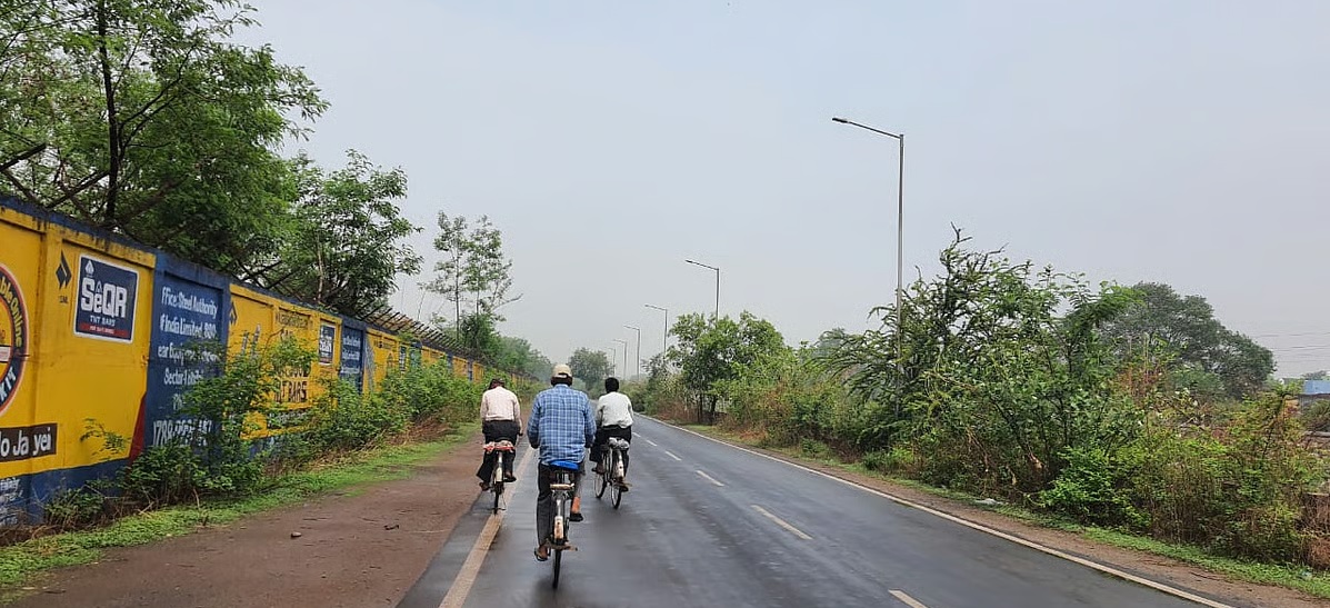Down To Earth (@down2earthindia) on Twitter photo How India moves: Public transport is missing in the industrial city of Bhilai, with mobility dependent on private vehicles
🖊️ <a href="/bsrivas/">bhagirath srivas</a>
downtoearth.org.in/air/how-india-… How India moves: Public transport is missing in the industrial city of Bhilai, with mobility dependent on private vehicles
🖊️ <a href="/bsrivas/">bhagirath srivas</a>
downtoearth.org.in/air/how-india-…