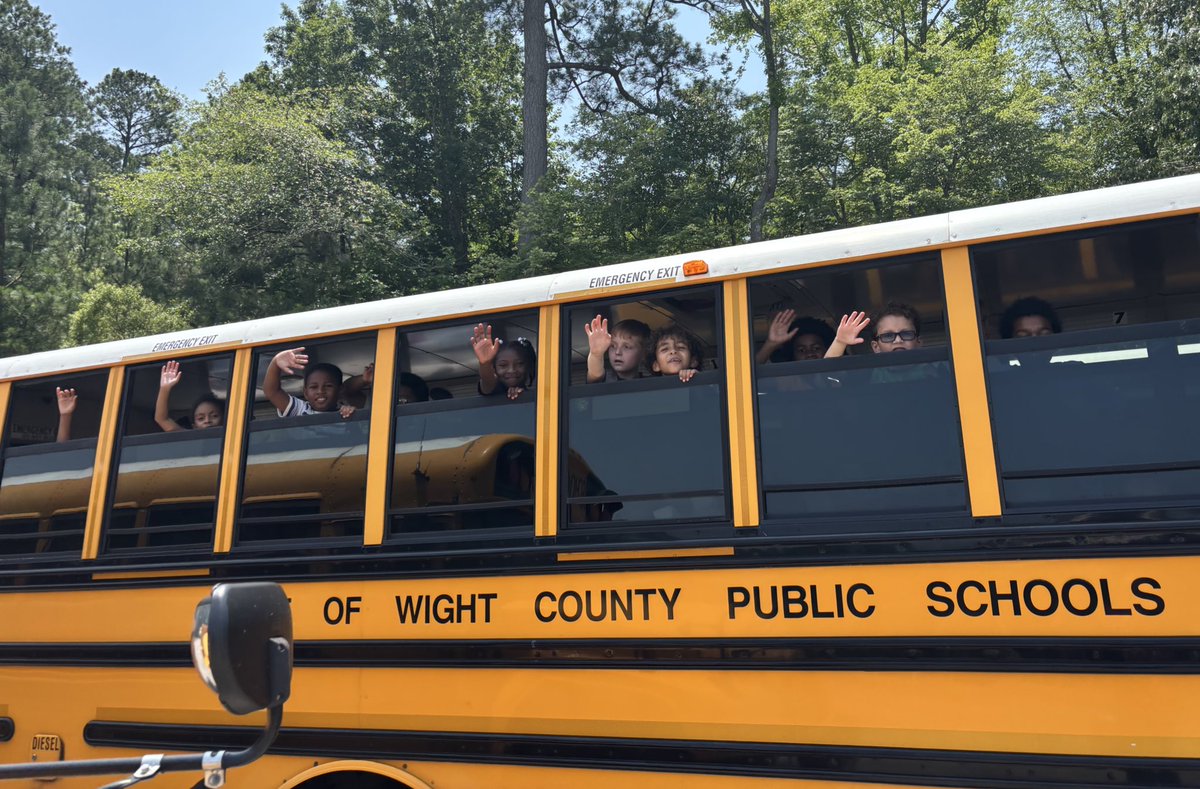 Carrollton Elementary School (@carrolltones) on Twitter photo And just like that, the 2024-2025 school year came to an end! The biggest smile on the bus ramp was that of Mrs. Jennifer Smith whose 30+ years with <a href="/IWCSchools/">Isle of Wight County Schools</a> ended and her well-earned retirement began! And just like that, the 2024-2025 school year came to an end! The biggest smile on the bus ramp was that of Mrs. Jennifer Smith whose 30+ years with <a href="/IWCSchools/">Isle of Wight County Schools</a> ended and her well-earned retirement began!
