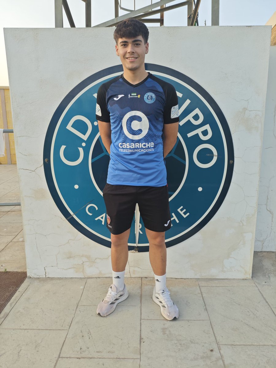🚨 FICHAJE 🚨 
Os presentamos a MIGUEL ANGEL como nuevo jugador del <a href="/CVentippo/">C.D VENTIPPO</a> tras su paso por <a href="/peloterossur/">Peloteros Sierra Sur</a> y <a href="/SalermPG/">Salerm Puente Genil F.C.</a> nuestro joven talento casaricheño vuelve a casa para aportar calidad, potencia y fuerza 💪🏼💙🤍⚽ 
#BienvenidoMiguelAngel🤝🏼