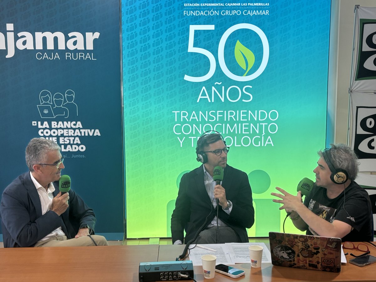 Prensa Grupo Cajamar (@prensacajamar) on Twitter photo Con motivo del 50 aniversario de la Estación Experimental <a href="/Cajamar/">Grupo Cajamar</a>, el programa Más de Uno <a href="/OndaCero_es/">Onda Cero</a> entrevista al director territorial de Cajamar, Sergio Ruiz Cervilla, y al director general de Sostenibilidad y Desarrollo Agroalimentario, Roberto García Torrente
<a href="/ADNAgroFood/">Cajamar ADNAgroFood</a> Con motivo del 50 aniversario de la Estación Experimental <a href="/Cajamar/">Grupo Cajamar</a>, el programa Más de Uno <a href="/OndaCero_es/">Onda Cero</a> entrevista al director territorial de Cajamar, Sergio Ruiz Cervilla, y al director general de Sostenibilidad y Desarrollo Agroalimentario, Roberto García Torrente
<a href="/ADNAgroFood/">Cajamar ADNAgroFood</a>