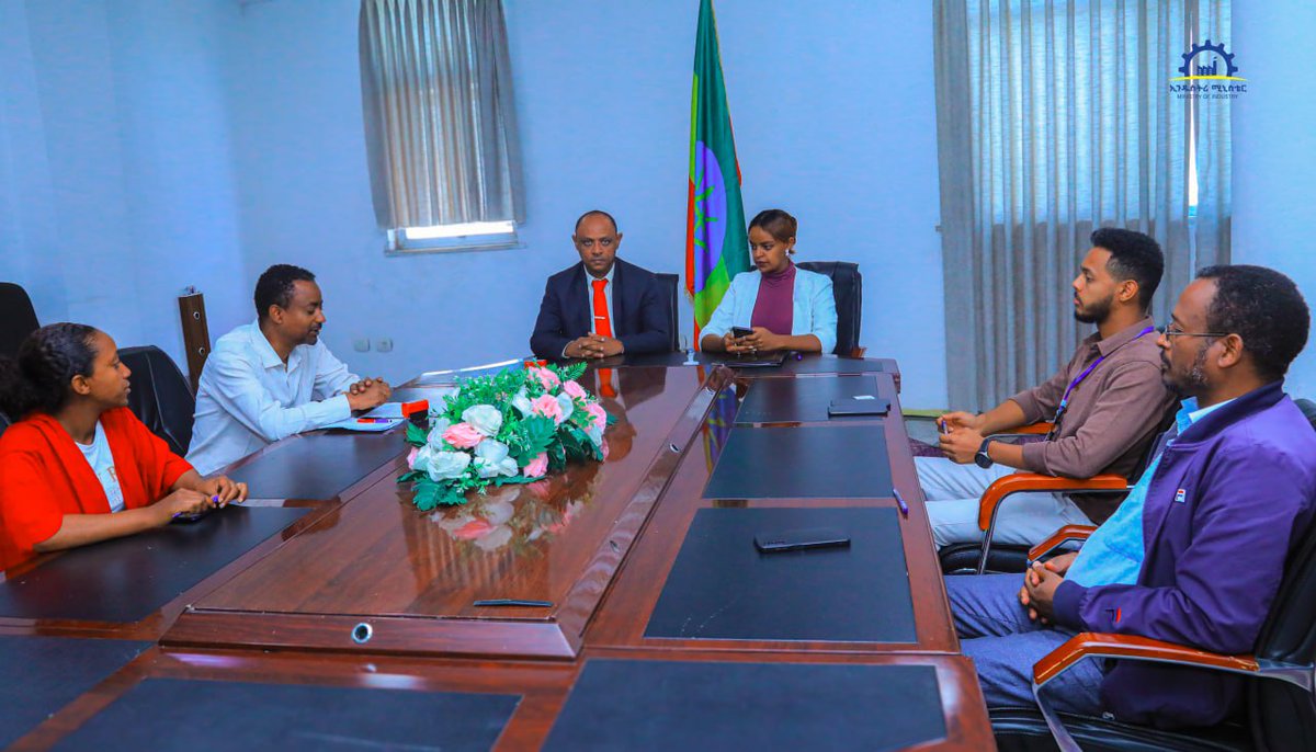 የቀርቀሃና የእንጨት ውጤቶች  ሀገራዊ ፋይዳቸው ዘርፈ ብዙ ነው ( አቶ መሳይነህ ውብሸት) 
=========================================
ሰኔ 6/2017 ዓ.ም (ኢሚ) የኢንዱስትሪ ሚኒስቴር እና ክራኬቲቭ ካታሊስት ትሬዲንግ ኃ.የተ.የግ.ማ በእንጨት፣ በቀርቀሃ እና