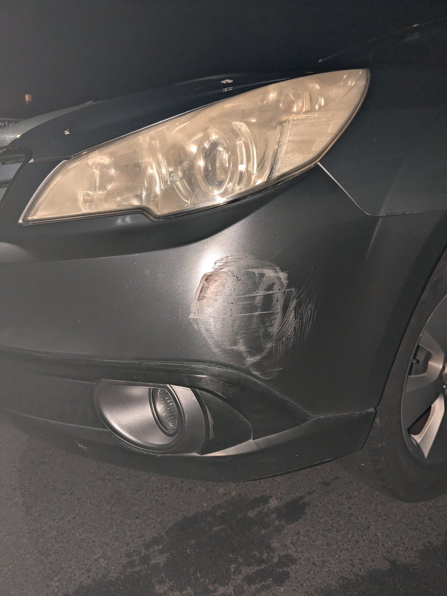 tatsukeel's tweet photo. 車当てられてるし🖕どっかの下手くそに。しかも結構いい感じに直したところを🖕🖕
若干自分でぶつけたように見える傷ってのもムカつく https://t.co/L5xOvzD4jB