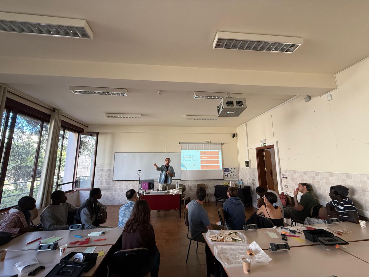 Juntas En la misma dirección tweet media