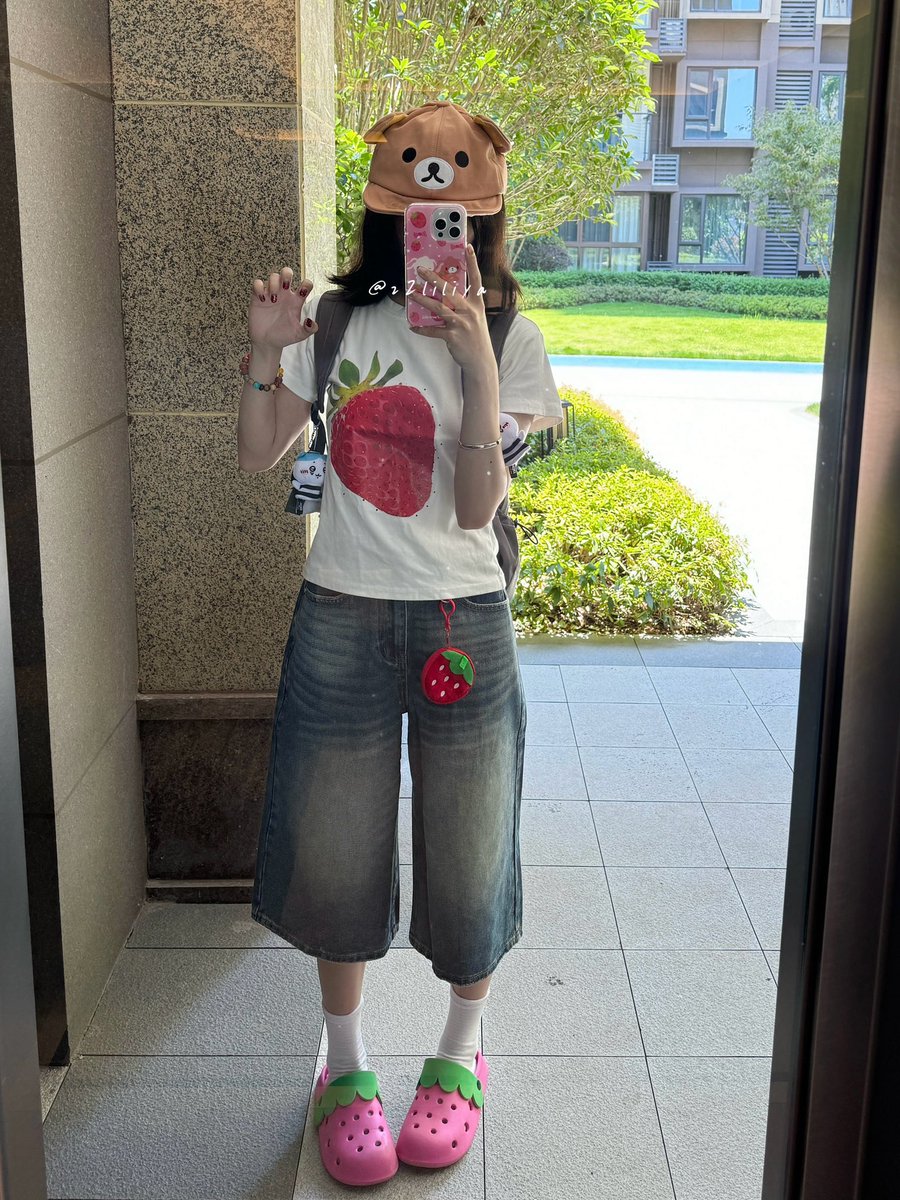 依旧是草莓大王。🍓